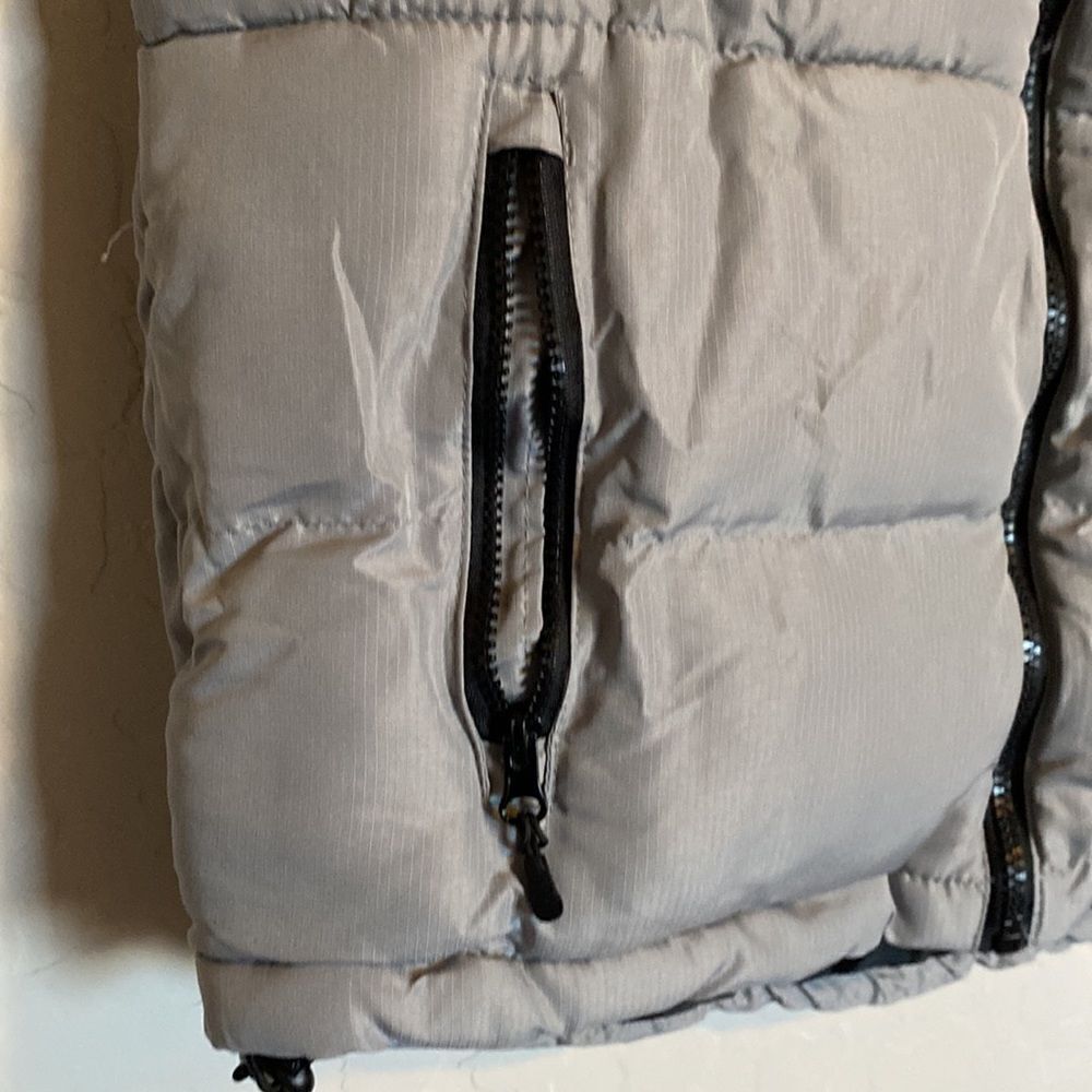 Gray puffer vest - Picture 4 of 8